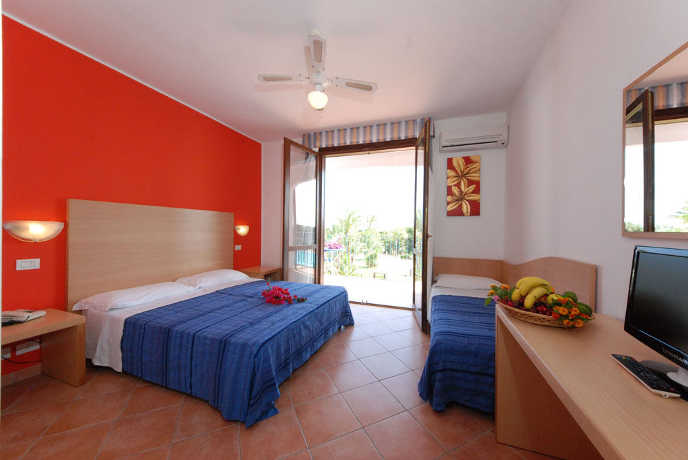Hotel Club Santa Sabina ตอร์เรซานตาซาบีนา ภายนอก รูปภาพ